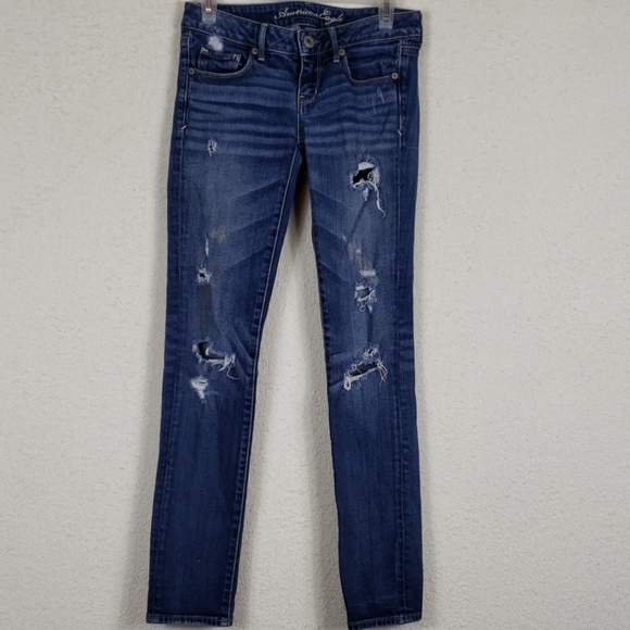American Eagle Outfitters Denim - American eagle distressed skinny Jean's size 2